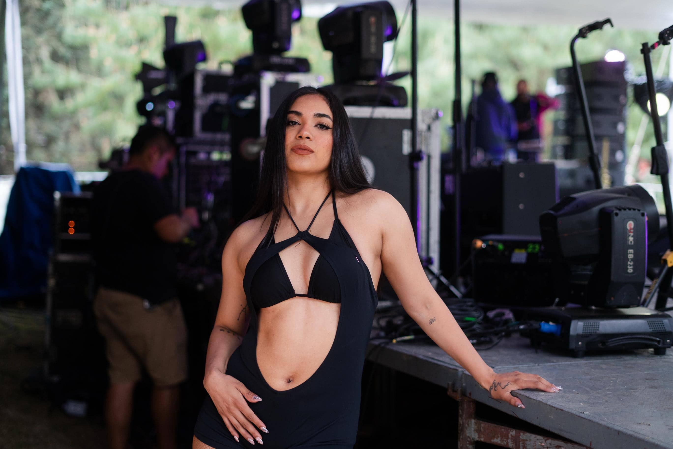 Astrid, orgullo cajemense transforma el escenario con fuerza, ritmo y pasión