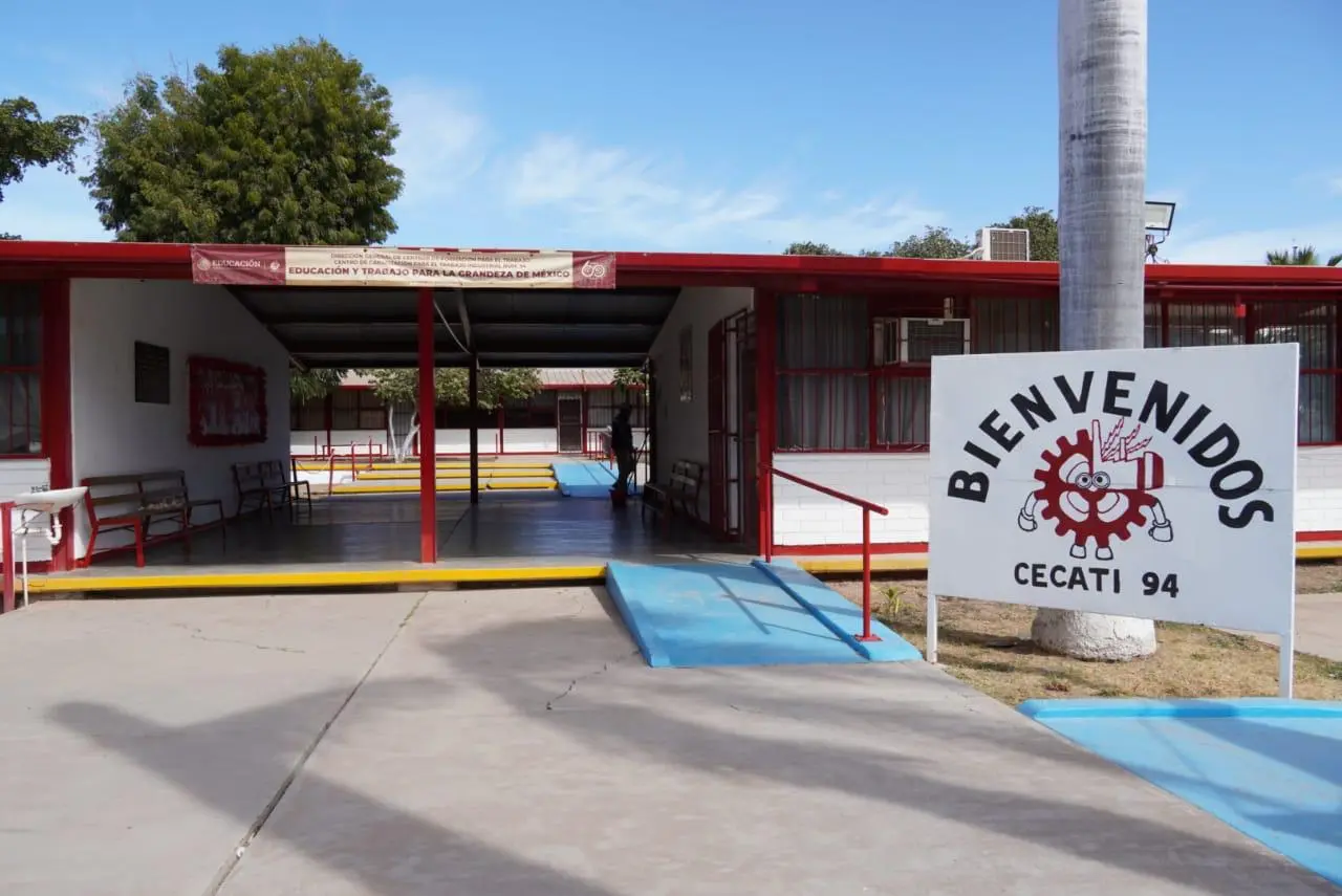 Por egresar estudiantes de Cecati en Obregón