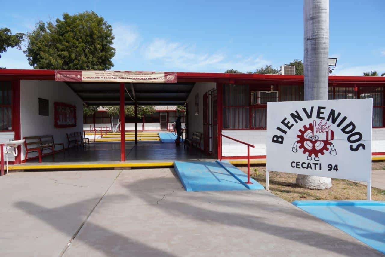 Por egresar estudiantes de Cecati en Obregón