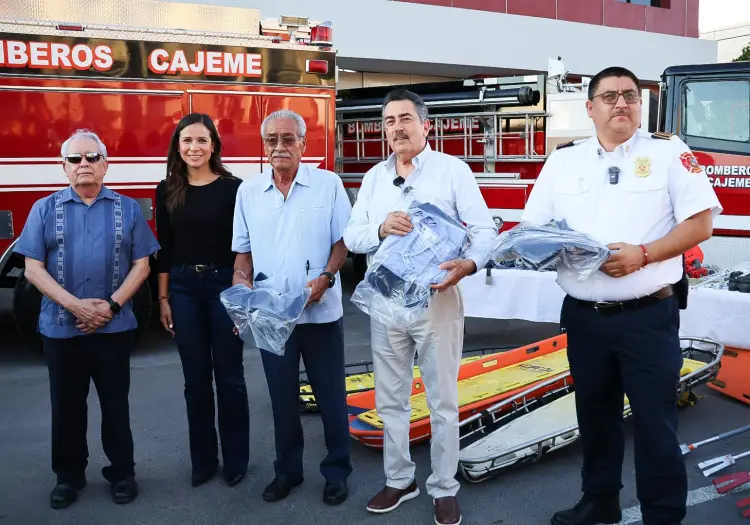 Javier Lamarque entrega unidades y equipamiento a H. Cuerpo de Bomberos