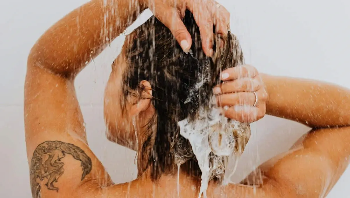 Descubre la frecuencia de lavado, según tu tipo de cabello /Pexels