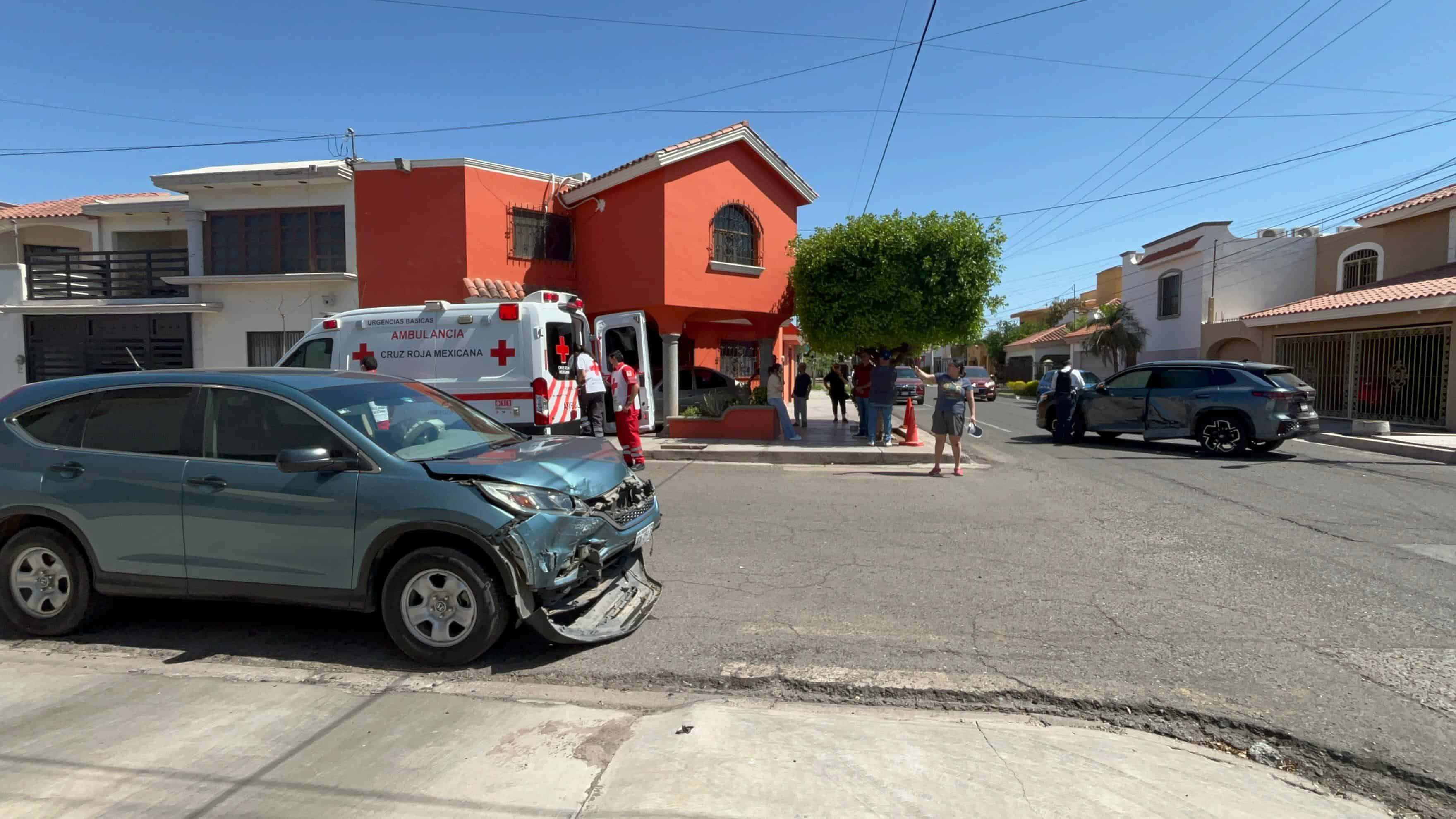 Aparatoso choque en la colonia Náinari del Yaqui