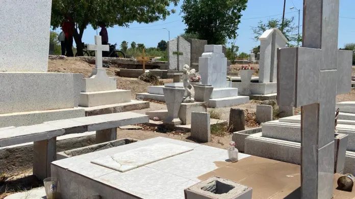 Panteones de Navojoa con baja afluencia en el Día del Padre Panteones de Navojoa con baja afluencia en el Día del Padre