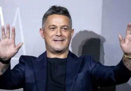 Alejandro Sanz se defiende tras acusaciones de una fan por vínculo “emocionalmente dañino”