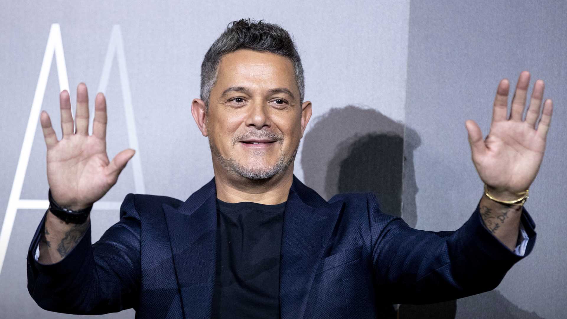 Alejandro Sanz se defiende tras acusaciones de una fan por vínculo emocionalmente dañino