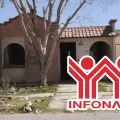 Infonavit permitirá a invasores regularizar viviendas abandonadas con renta y opción a compra