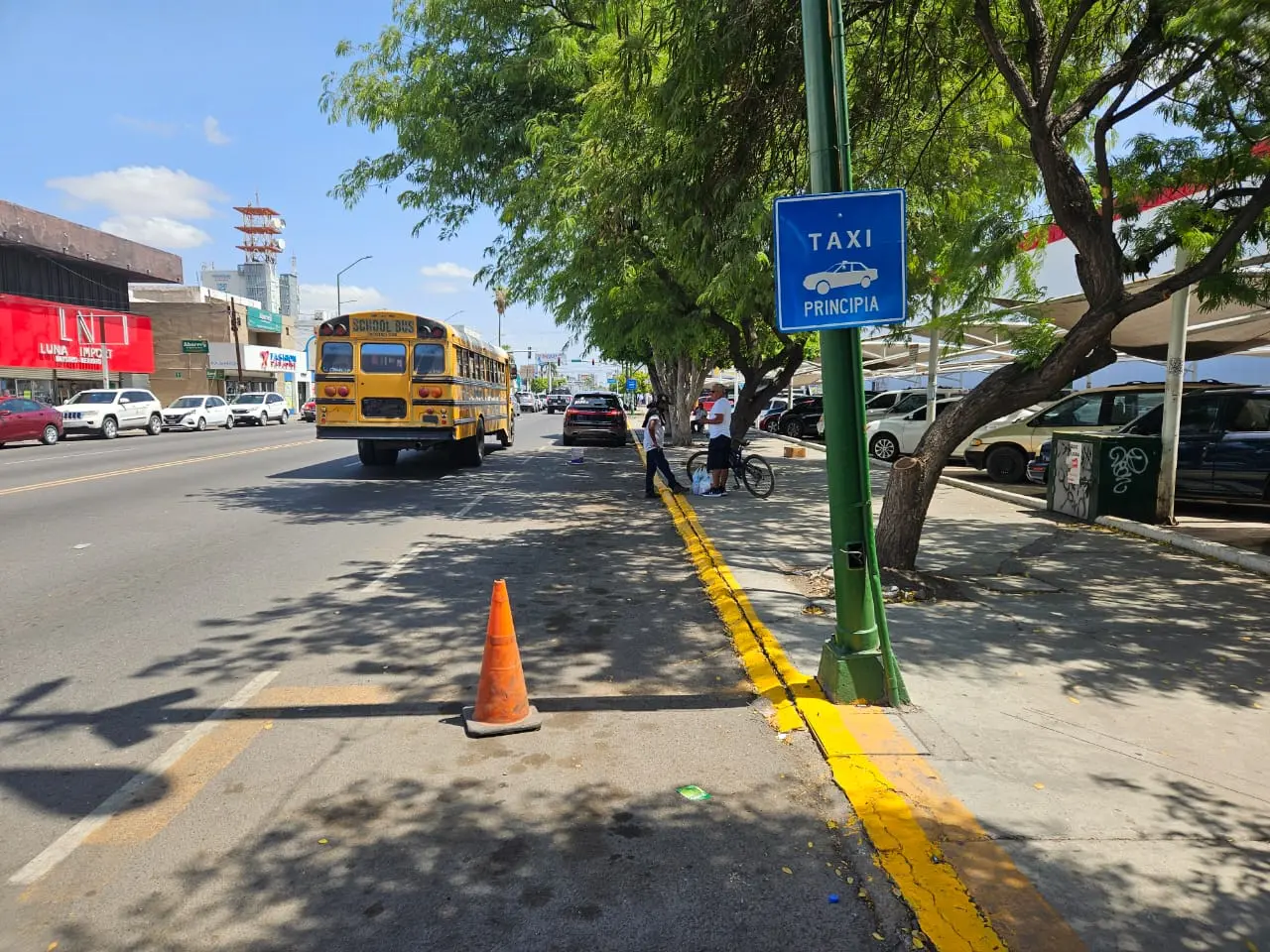 Comerciantes de Cajeme se quejan por nuevas franjas para taxis