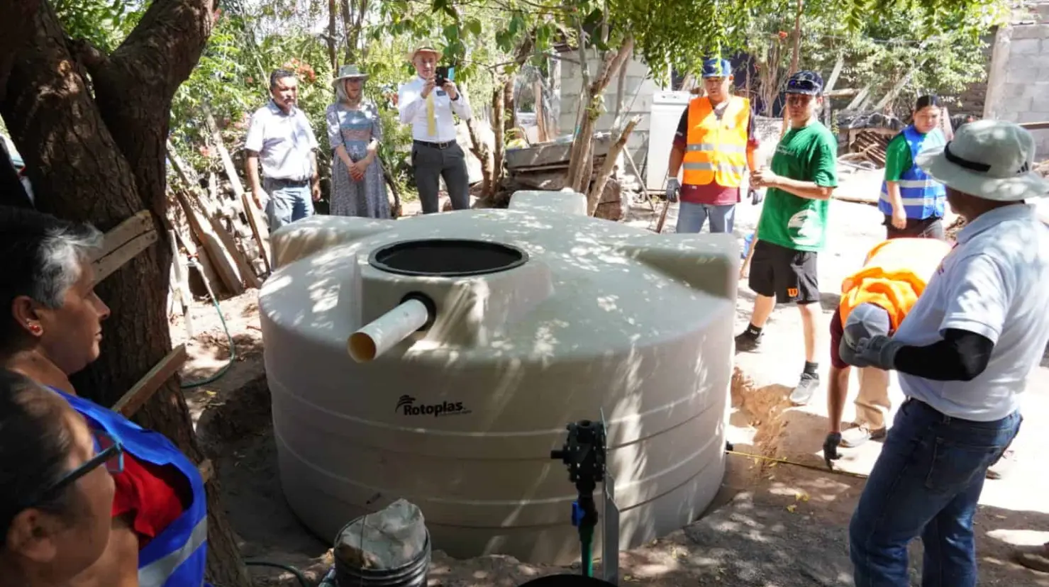 Llega el agua a Quetchehueca; instalan 17 cisternas en viviendas