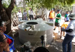 Llega el agua a Quetchehueca; instalan 17 cisternas en viviendas
