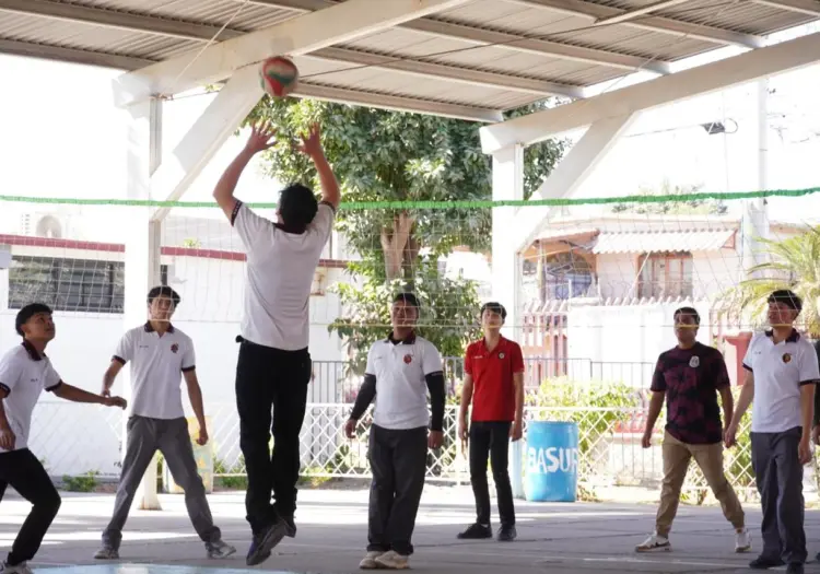 Va Cbtis 188 por espacios deportivos e infraestructura con La Escuela es Nuestra