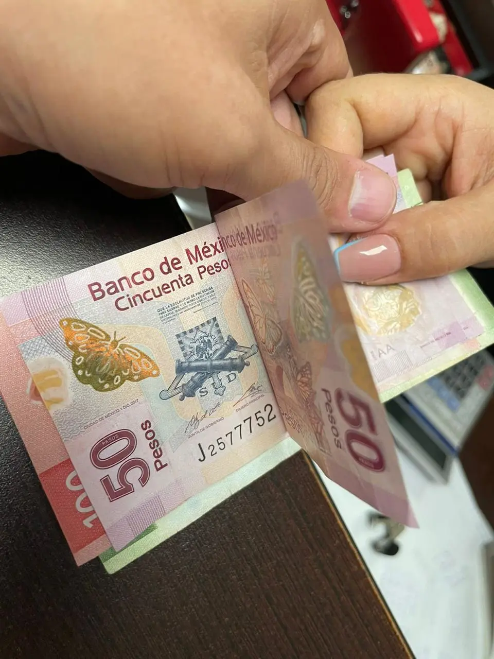 Condusef recomienda no gastar de más durante graduaciones