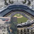 ICE niega haber enviado agentes al Dodger Stadium; presencia de CBP desata protestas en Los Ángeles