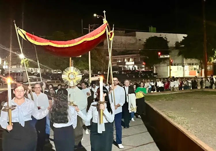 Cientos de fieles participan en fiesta de Corpus Christi en Catedral de Ciudad Obregón