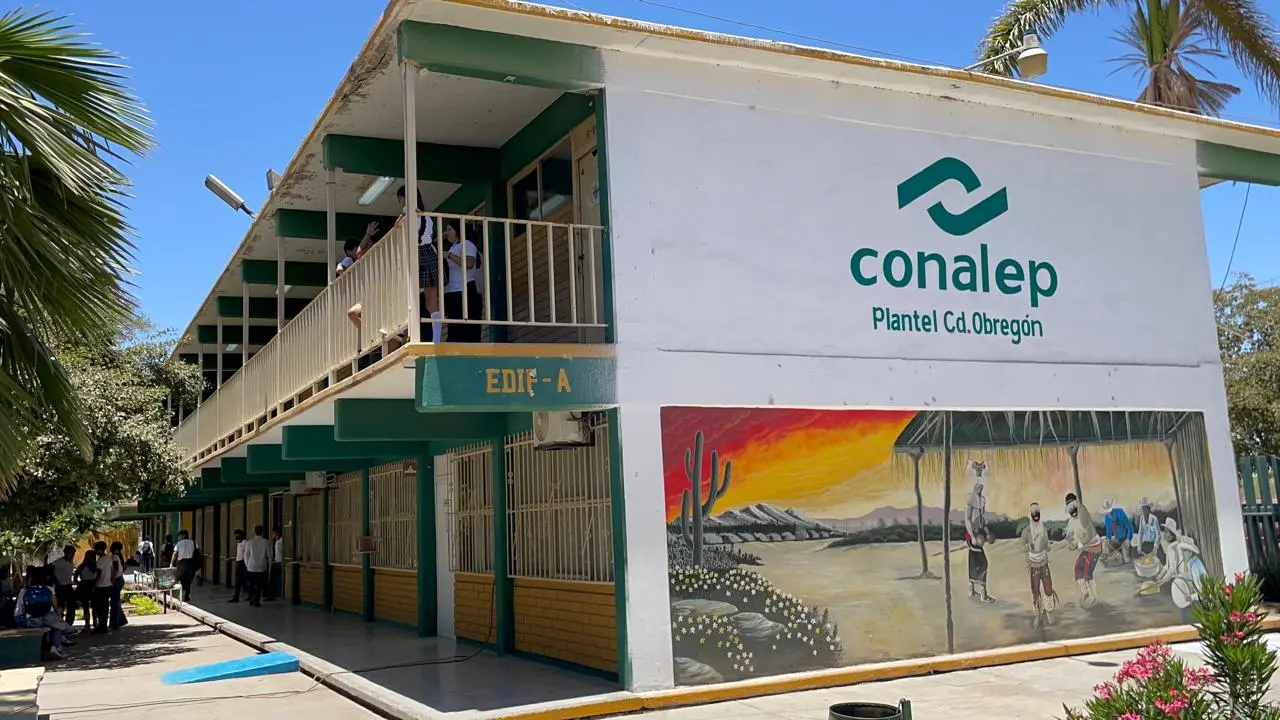 Alumnos de Enfermería de Conalep Obregón listos para sus prácticas en hospitales