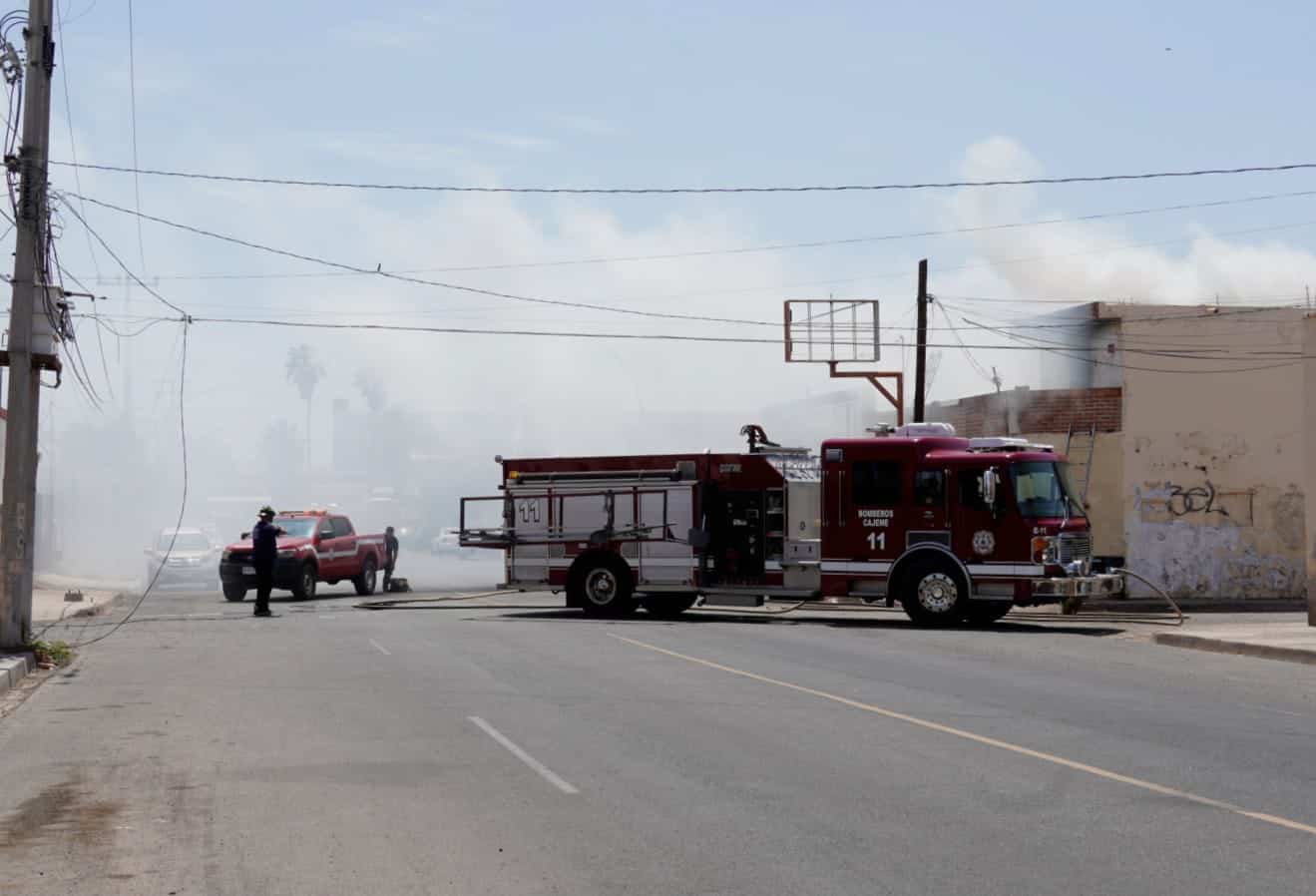 Fuerte incendio en el Centro de Ciudad Obregón