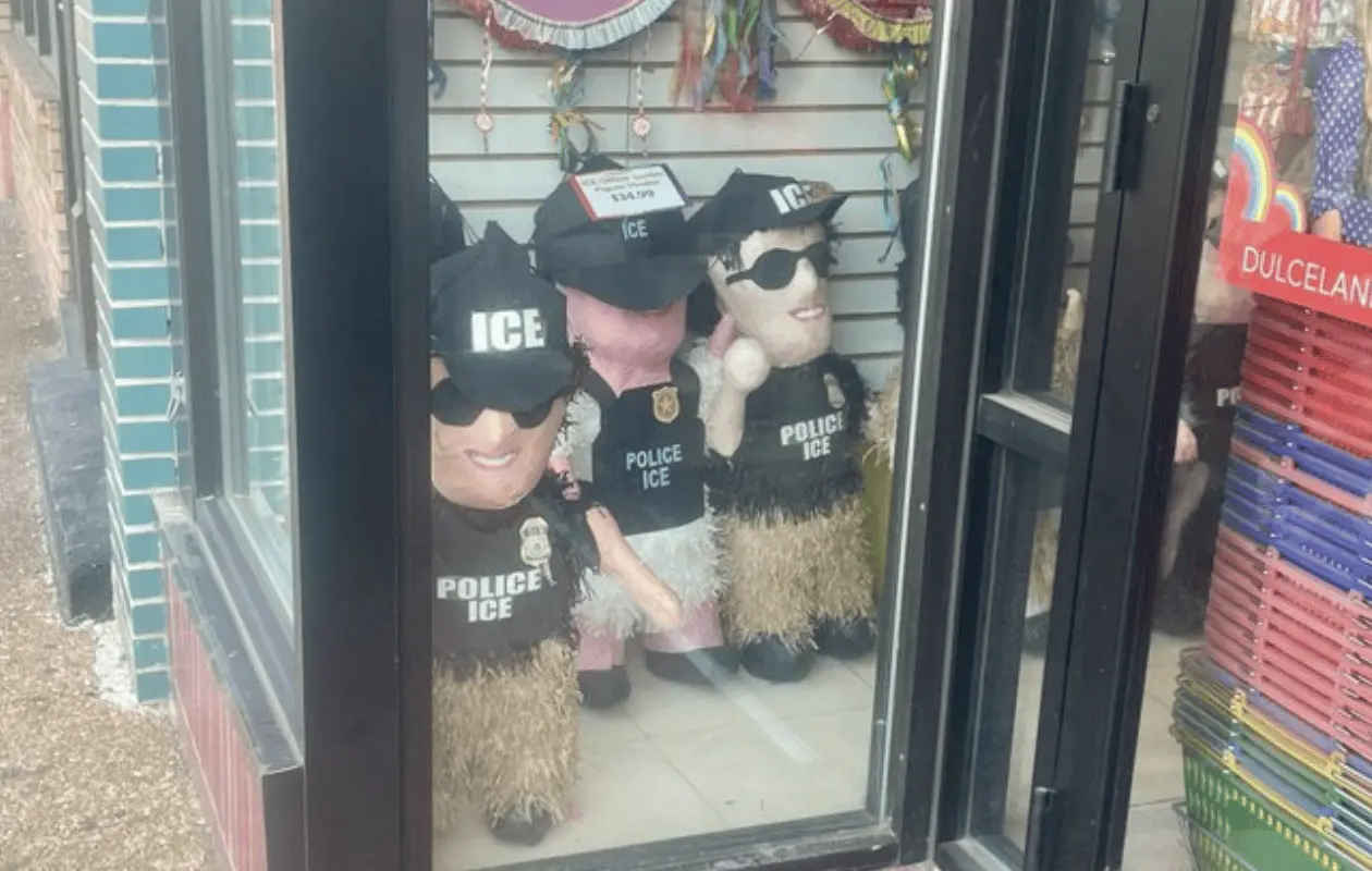Usuarios han elogiado la creatividad del gesto, señalando que utilizarán las piñatas en manifestaciones.