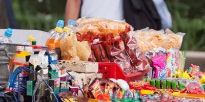 Reprueban comida chatarra en escuelas