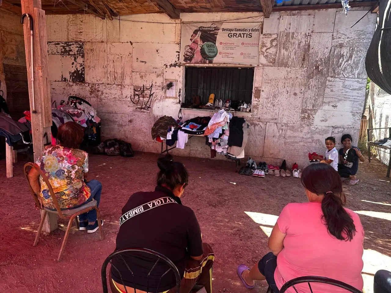 Donan víveres a víctimas de incendio en Pueblo Yaqui