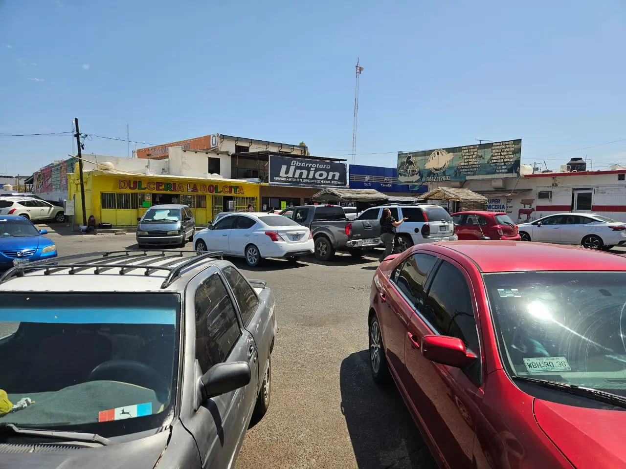 No decaen ventas en el Mercadito, en verano