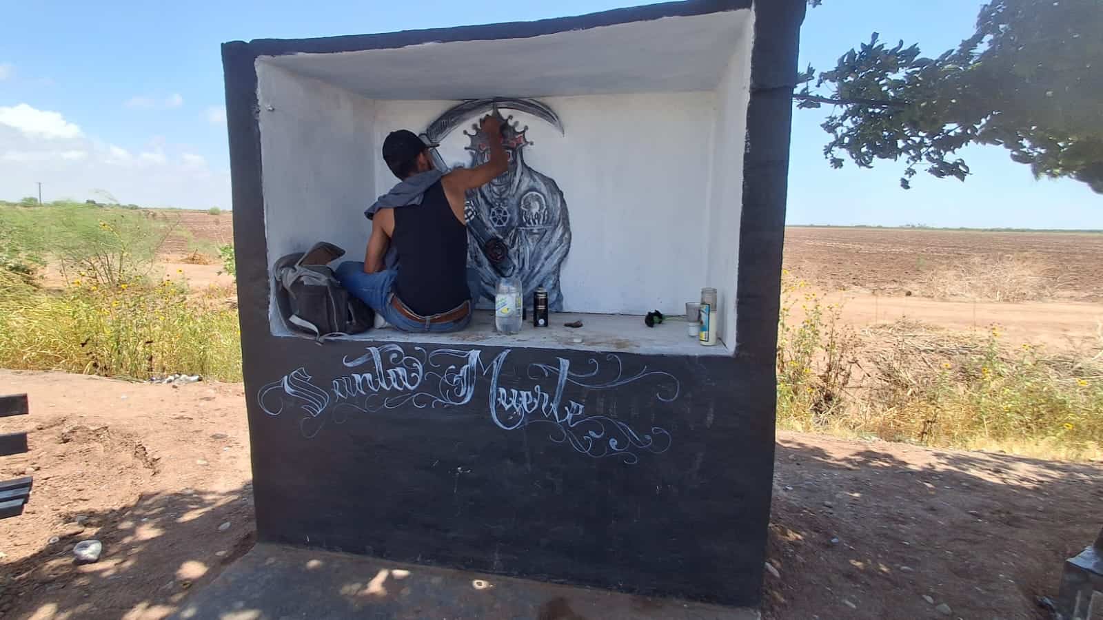 Reconstruyen altar a la Santa Muerte en Pueblo Yaqui