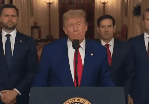 Trump lanza advertencia a Irán: "Tiene que haber paz o será una tragedia"