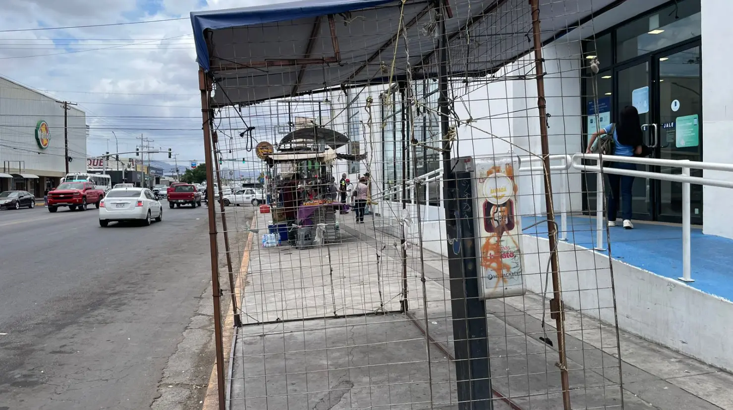 El calor ahuyenta a los visitantes al centro de Obregón: se instalan menos ambulantes