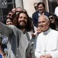 Papa León XIV se reúne con Jesús en El Vaticano y se toman selfie