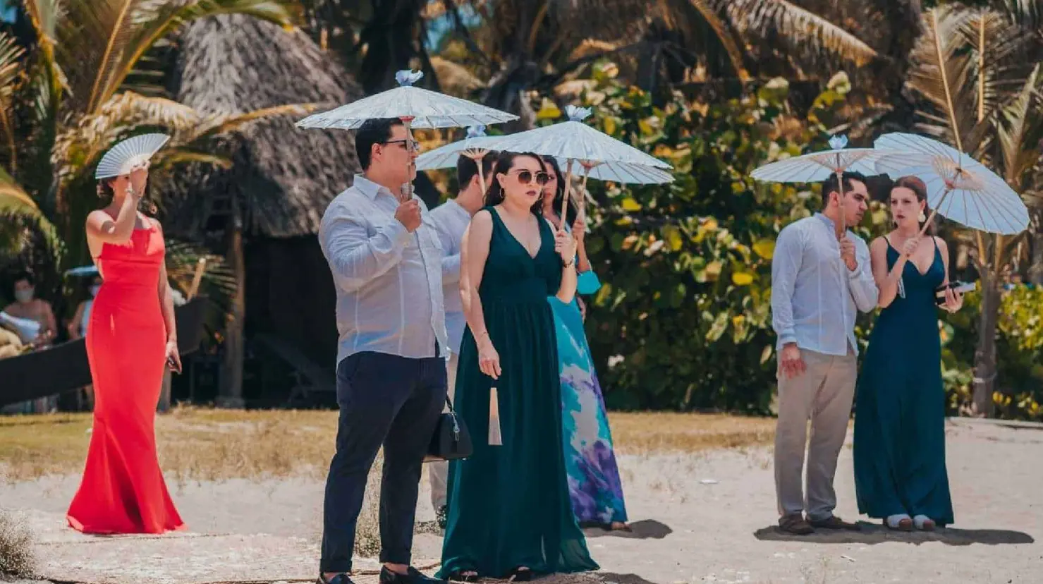 ¿Vas a tener un evento al aire libre? Así puedes evitar que tu peinado se arruine por el clima