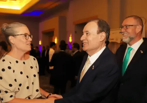 Gobernador Durazo y Katie Hobbs inauguran en Phoenix la Cumbre Sonora-Arizona