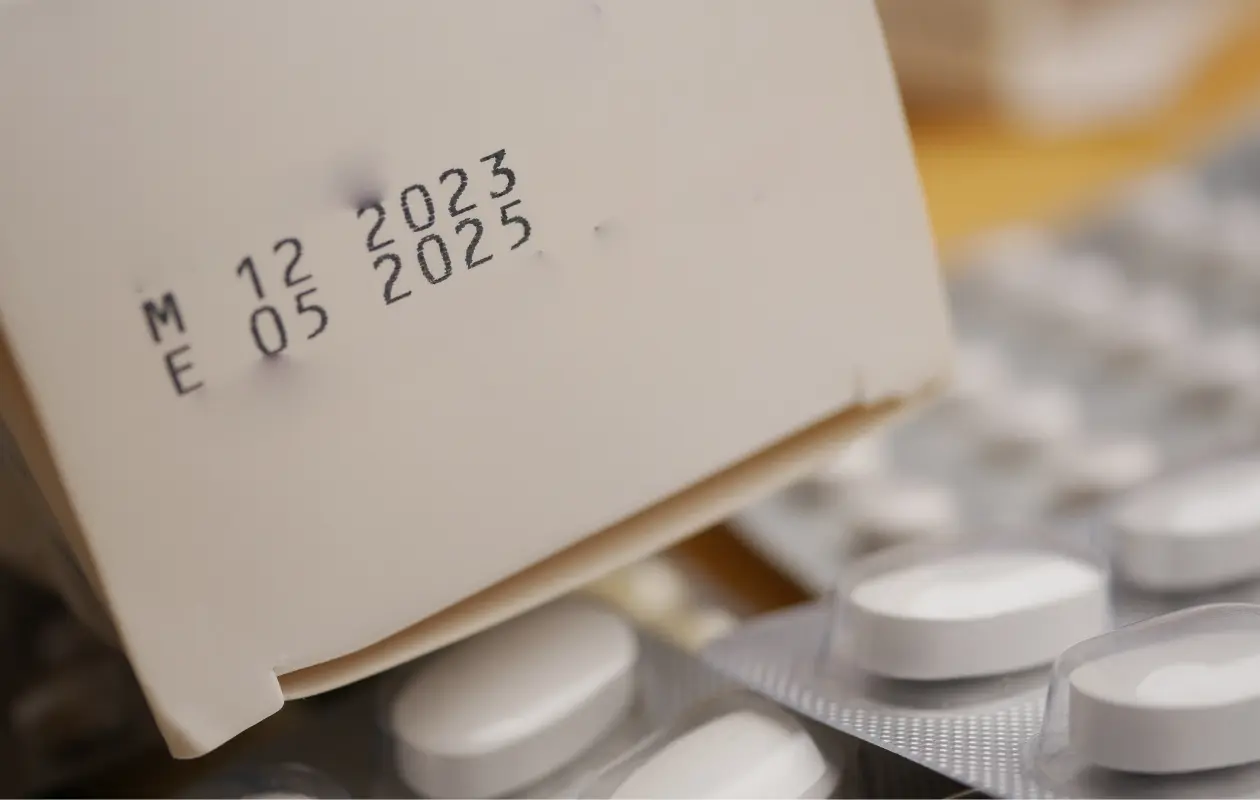 Para preservar la eficacia de los medicamentos, se recomienda almacenarlos en un lugar fresco.