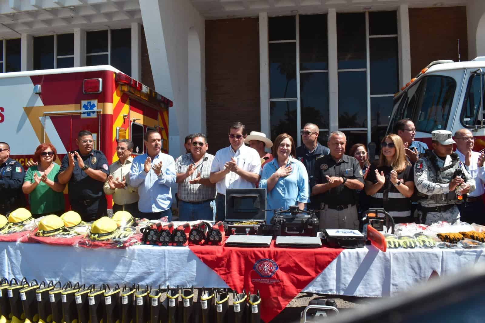 Equipan a Bomberos con nuevas unidades