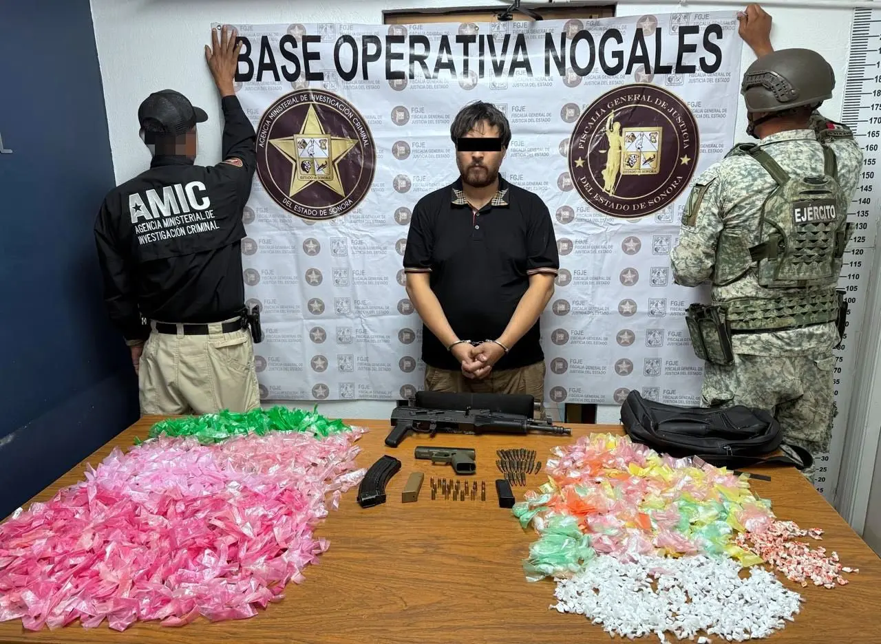 Aseguran armas, drogas y vehículo robado en Nogales; hay un detenido