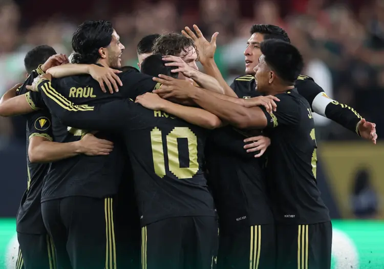 México vence 2-0 a Arabia Saudita, en la Copa Oro 2025