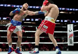 Jake Paul vence con claridad a Julio César Chávez Jr. por decisión unánime