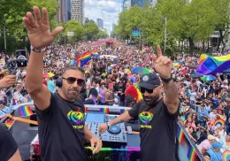 Marcha del Orgullo LGBTTTIQ+ 2025 en CDMX reúne a 800 mil personas