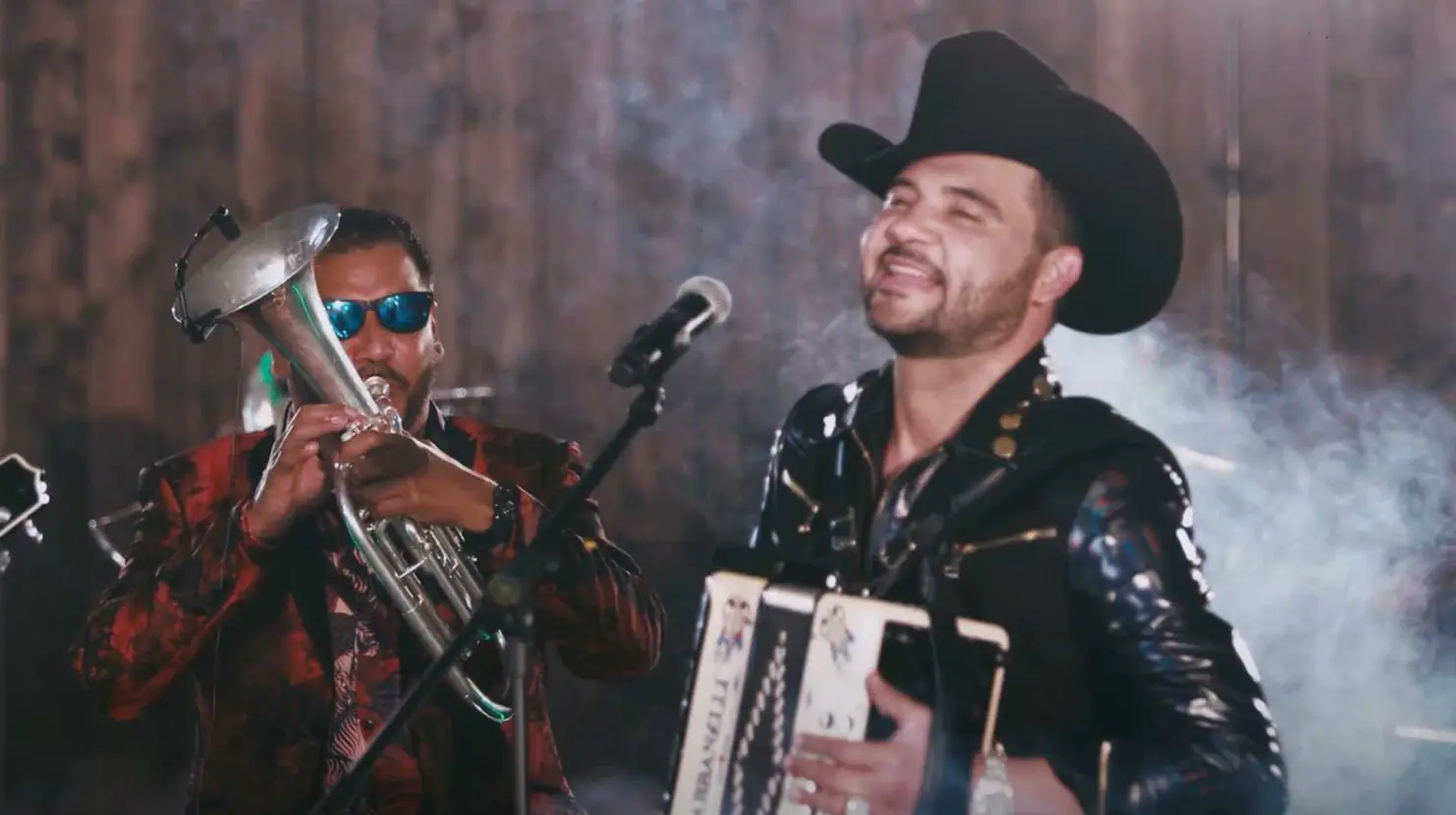 Dareyes de la Sierra se reinventa con un nuevo sonido tumbado en “Redención”