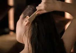 Esta mascarilla capilar se prepara con 3 ingredientes y deja tu melena suave y brillante
