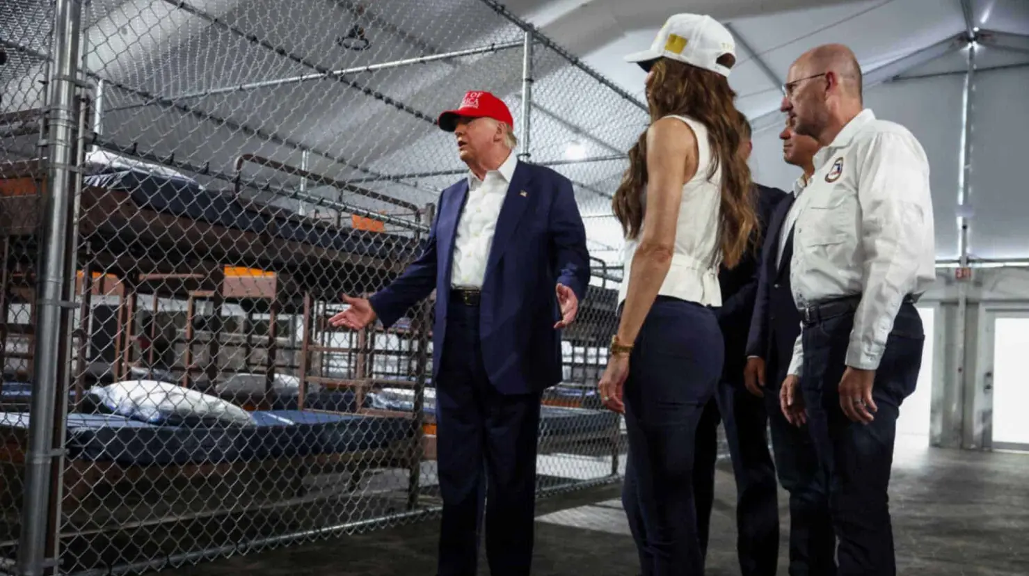 Trump inaugura prisión para migrantes en Florida rodeada de caimanes y pitones