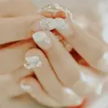 Nail art: esta es la manicura que causa furor por su acabado brillante y sofisticado