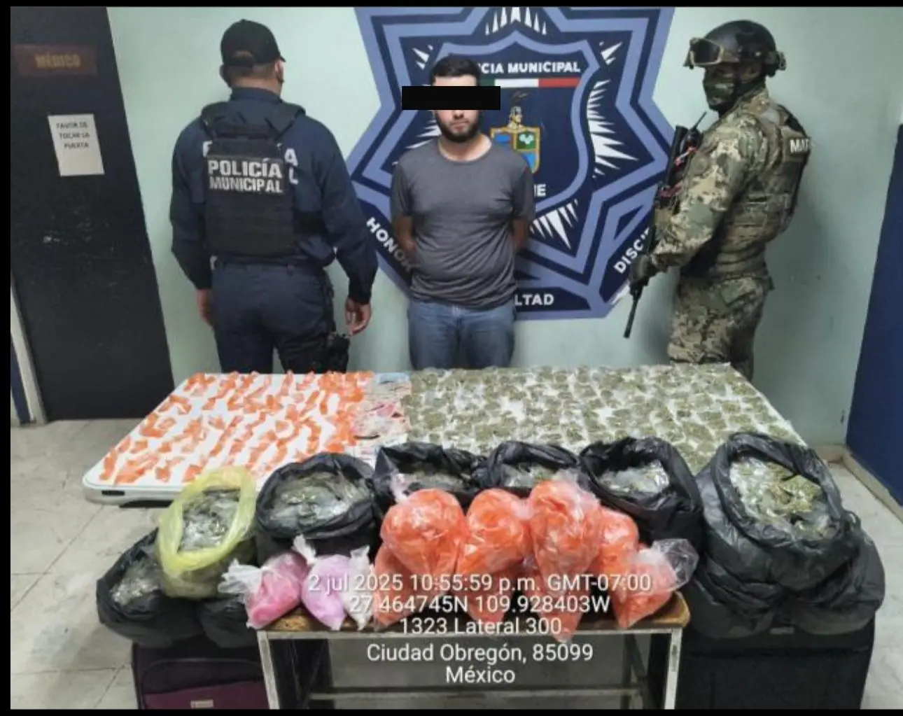 Detienen en Ciudad Obregón a sujeto que cargaba dos maletas con droga