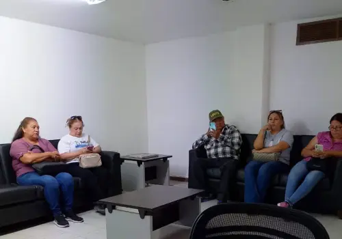Exigen solución vecinos de MRG a Bienes y Concesiones