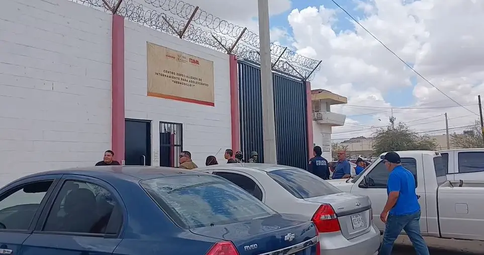 Por su parte la Secretaría de Seguridad Pública informó a través de un comunicado oficial que el Centro Hermosillo I de ITAMA se tuvo conocimiento de un conato de riña entre dos internos