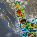 Dos ciclones amenazan costas mexicanas: estos estados tendrán lluvias intensas