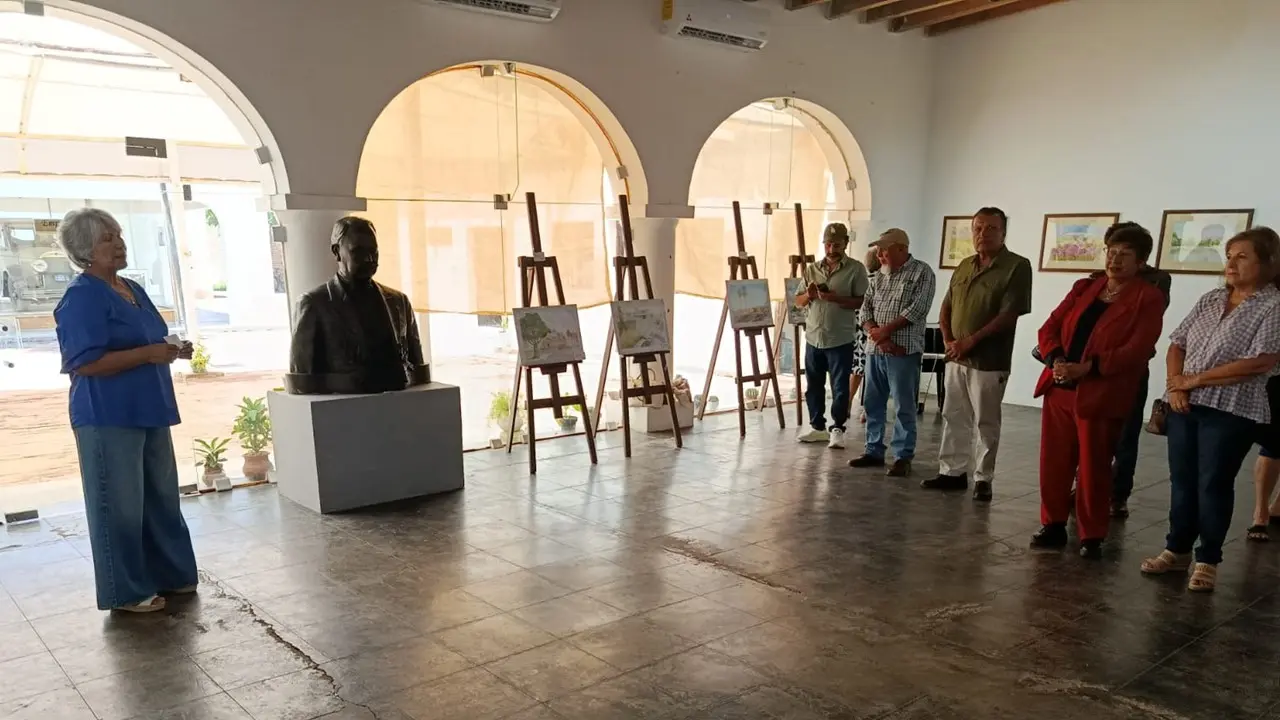 Mina Ontiveros retrata Ciudad Obregón en exposición artística