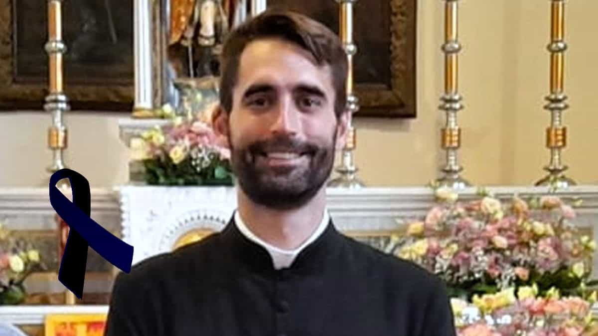 Sacerdote falta a oficiar misa y lo encuentran sin vida en su casa: se suicidó