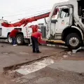 Siguen afectaciones a vehículos por zanjas que deja Oomapasc