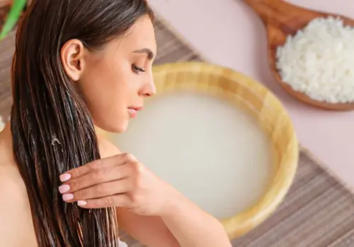 Remedio casero: ¿Cuáles son los beneficios de aplicarse agua de arroz en el cabello?