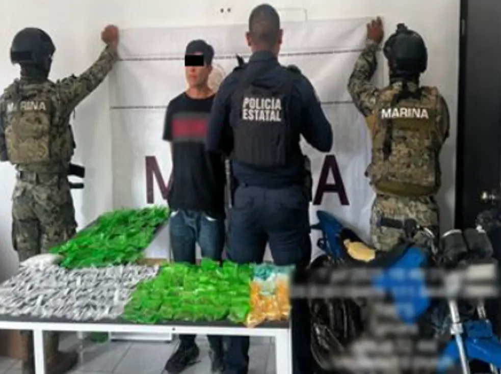 Detienen en Bahía de Kino a joven cargado de droga