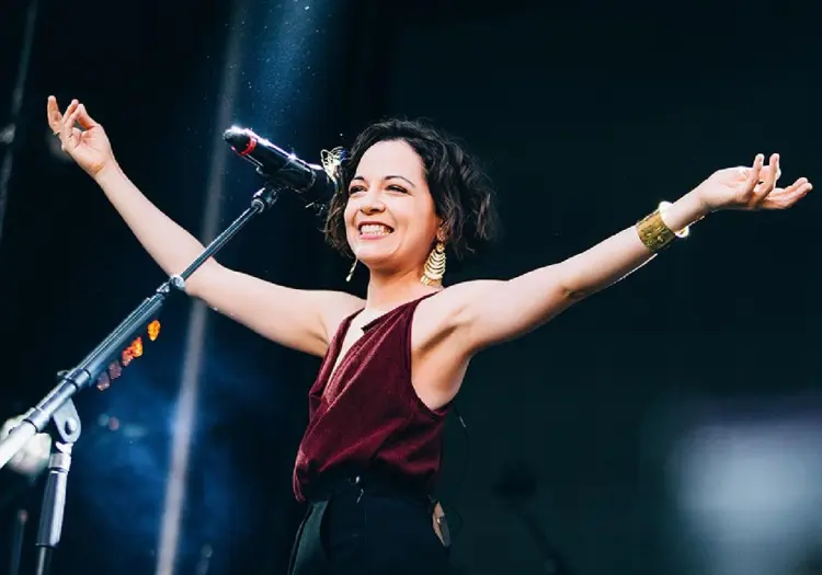 Natalia Lafourcade revela embarazo y pospone gira