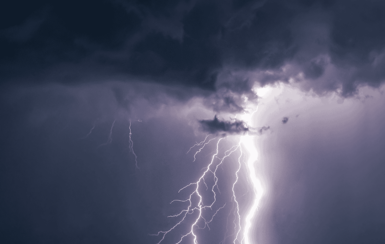 ¿Son peligrosos los rayos y truenos? Así puedes protegerte durante tormentas eléctricas
